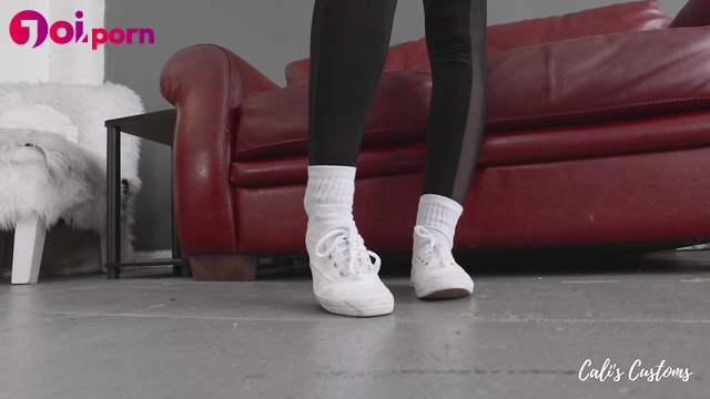 Sporty milf wants you under her sneaker - Cali Logans Custom Fantasies