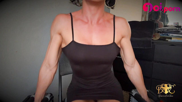Strong girl teases you with her muscles - Dreams Cum True