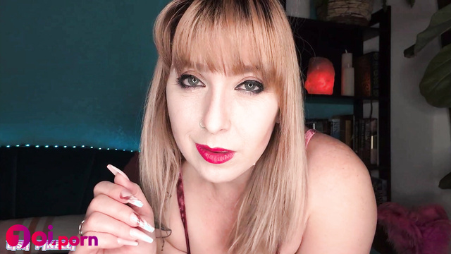 Mutual benefits of financial domination and pay addiction - Lisaapinelli
