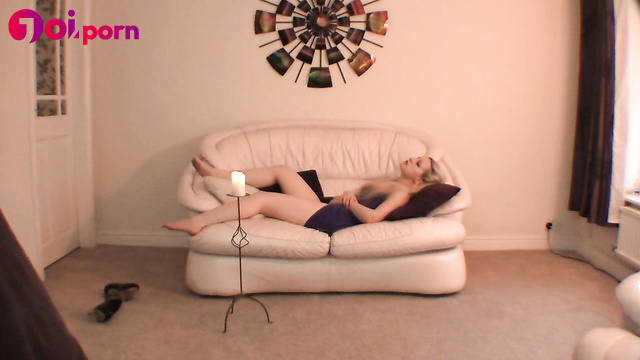 Keira frozen in different poses (completely naked) - Entrancement