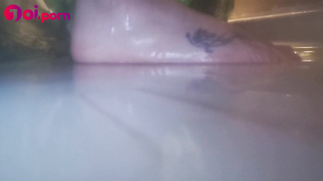 Italian giantess takes a shower, only her massive feet visible - Nicoletta Embassi