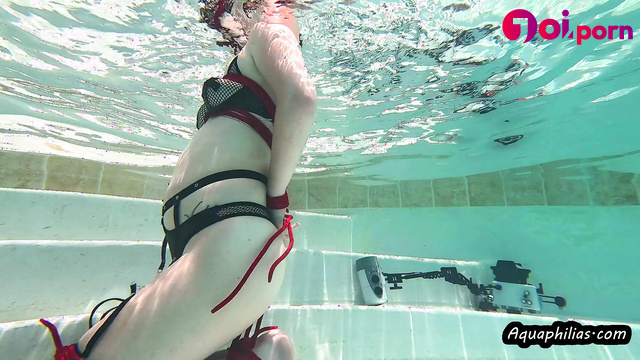 Neji struggling in underwater hogtie challenge in bikini - Aquaphilias