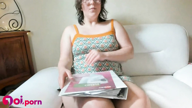 BBW with unshaven pussy farts in your face and makes you enjoy - Hazel Sincaid