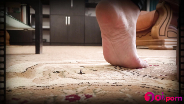 Giant mistress shows you her feet - Giantess Goddess Alena