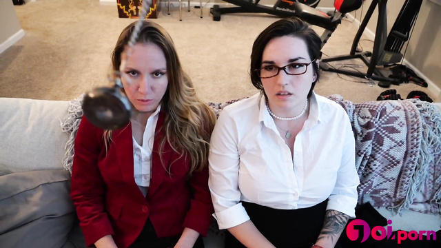 Besties were hypnotized and they didn't understand how it happened - Girls Gone Hypnotized
