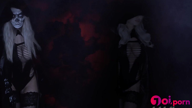 You are under the magical control of a passionate blonde - Worship Violet Doll