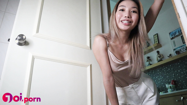 Asian beauty insults and humiliates you - Princess Leni