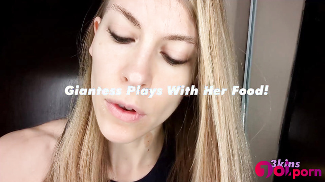 Giantess play with her human food (solo) - The3kins
