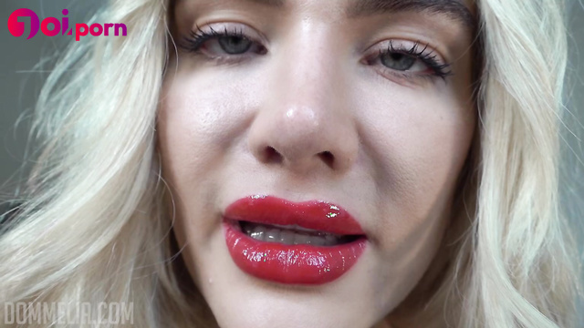 Sexy blonde seduces you with her sweet lips - Dommelia