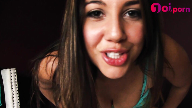 She's sure your girlfriend dumped you because of your small penis - Ceara Lynch
