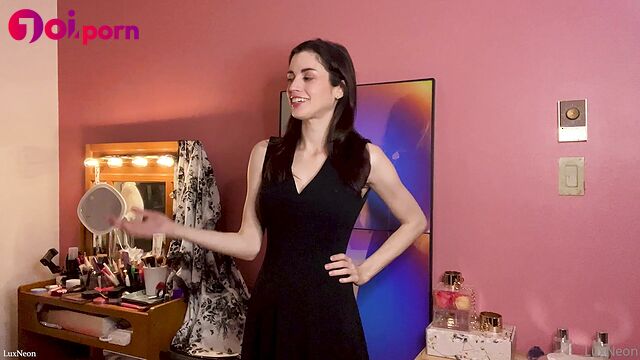 Look what's under her skirt, hot dirty talk joi - Lux Neon